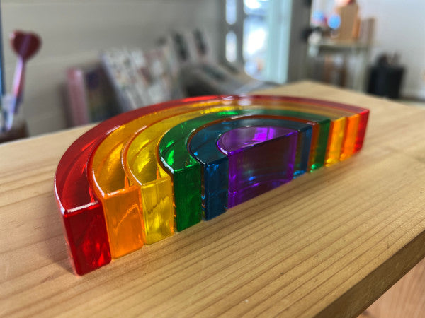 Papoose Rainbow Lucite